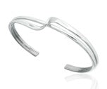 Sterling silver twisted bangle with a plain twisted design, measuring 5 X14X 60 mm.