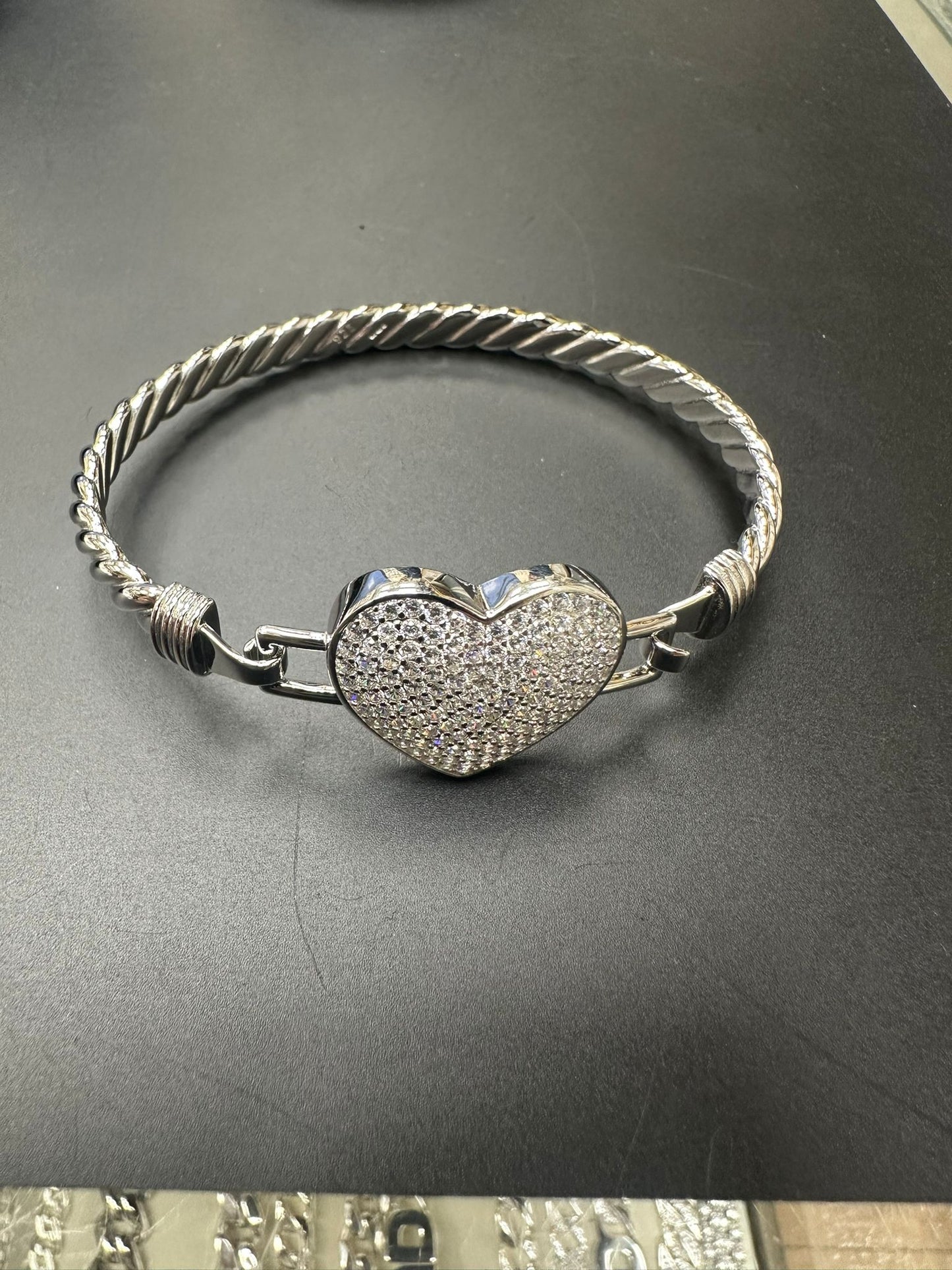 Sterling Silver Bangle Heart Shape CZ Stone BG013
