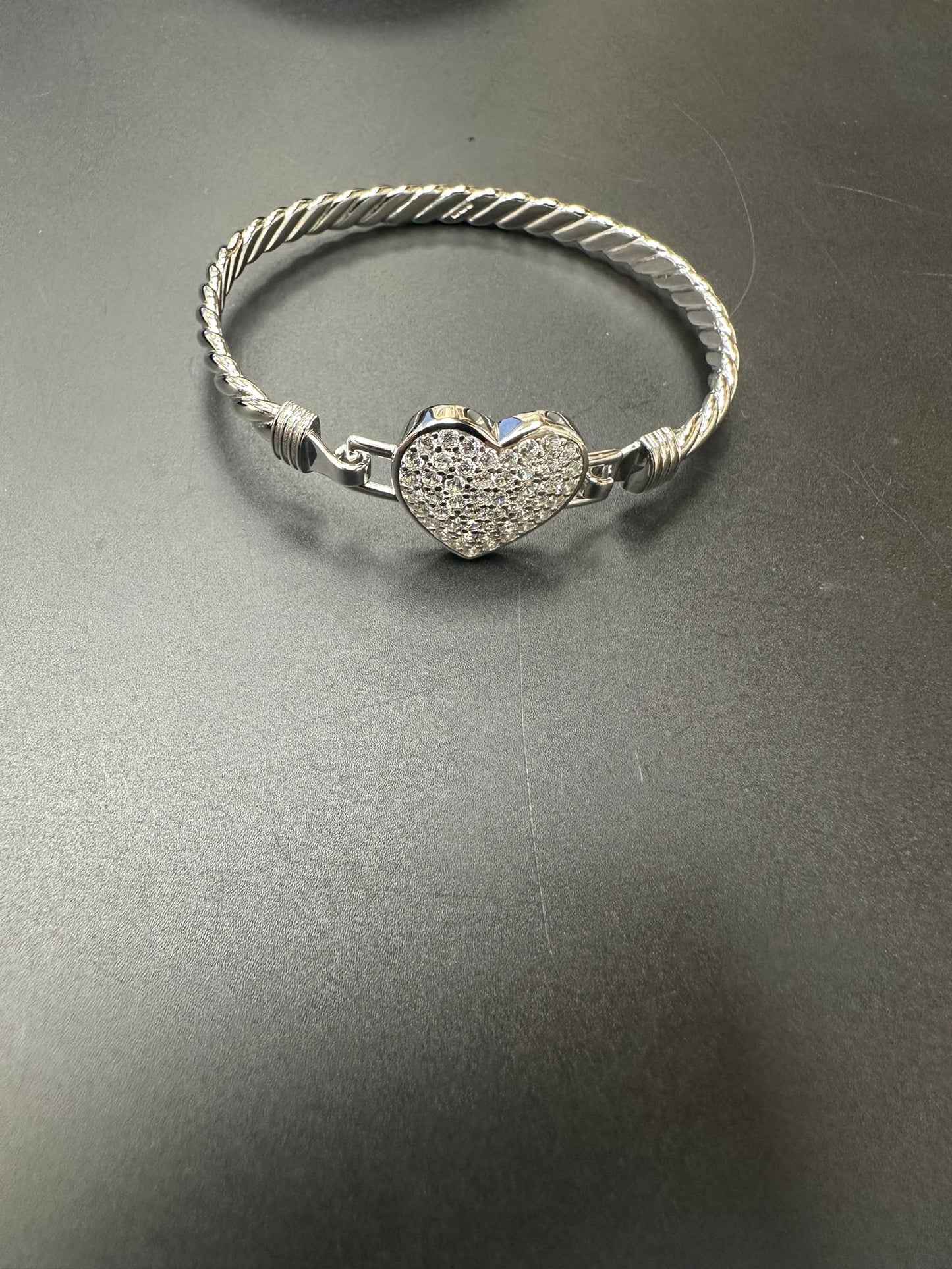 Sterling Silver Bangle Heart Shape CZ Stone BG014