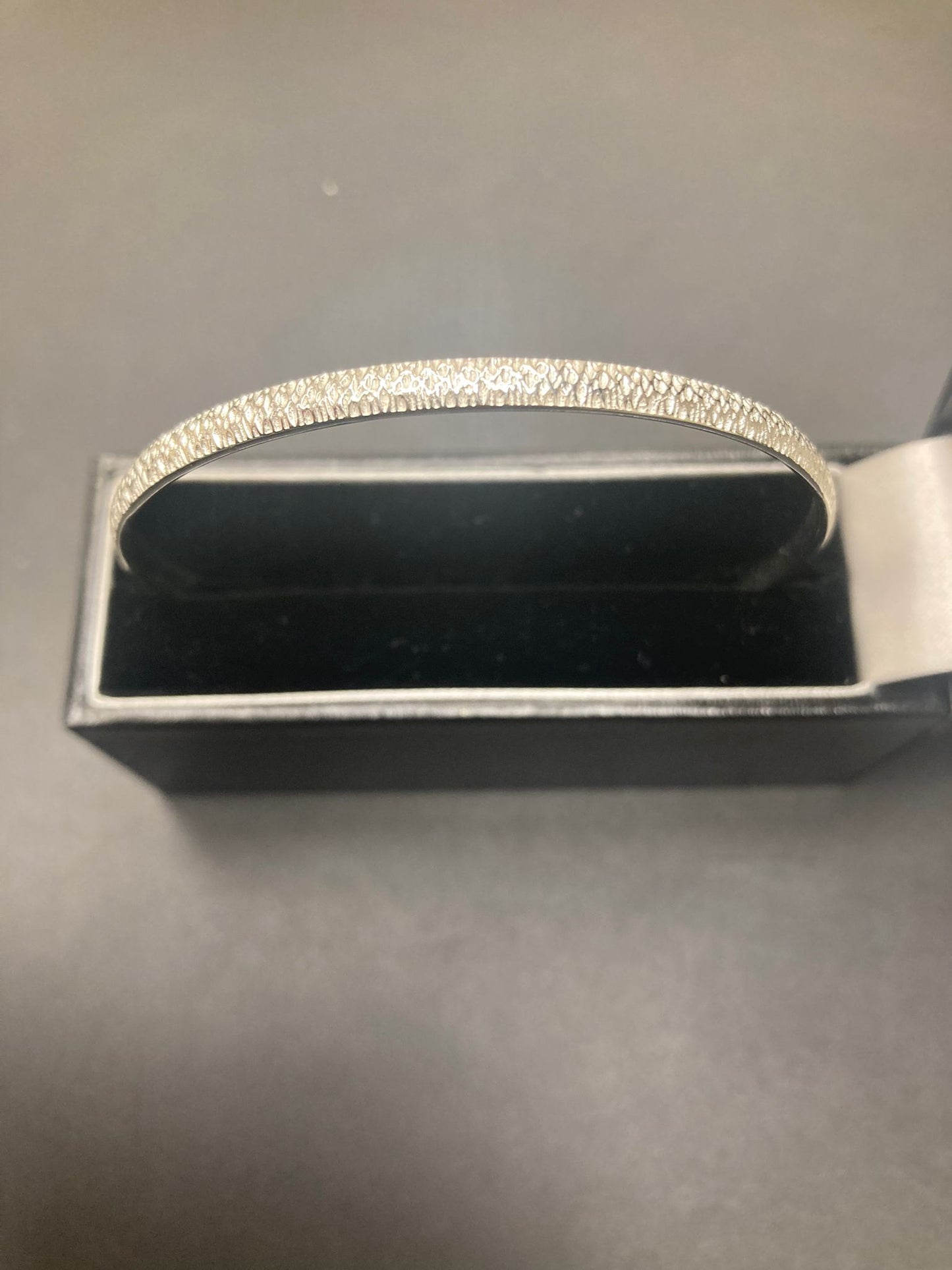 Sterling Silver Round Hammered Bangle BP10225