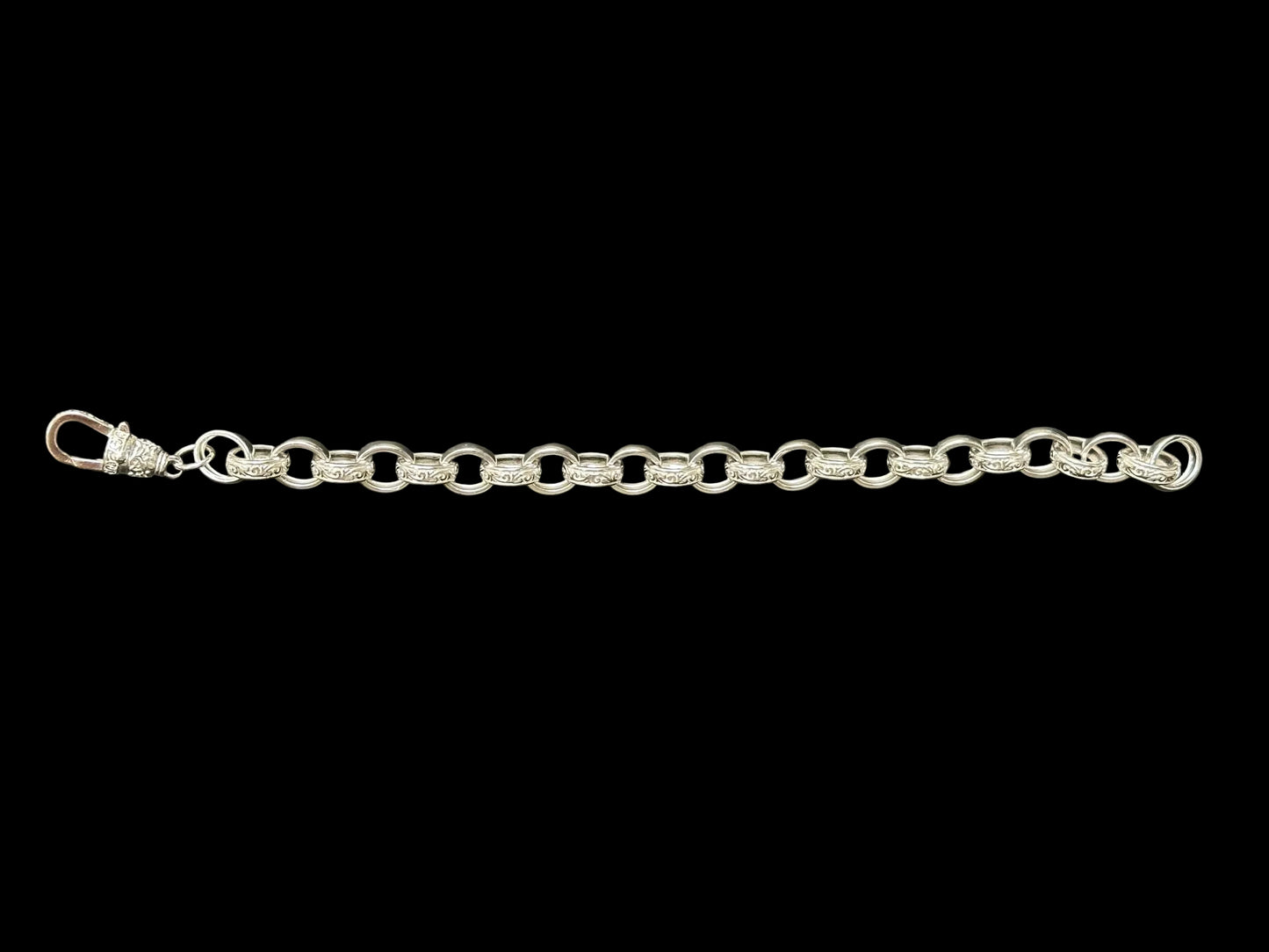 Sterling Silver Pattern Plain Belcher Bracelet BRC009. This sterling silver belcher bracelet features a secure clasp.