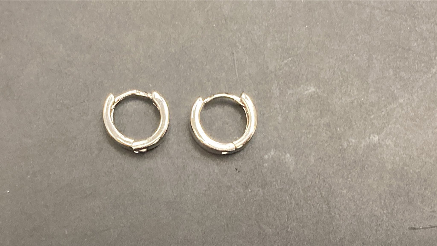 Sterling Silver Plain Round Earring PE1003, a pair of sterling silver round earrings on a gray background.