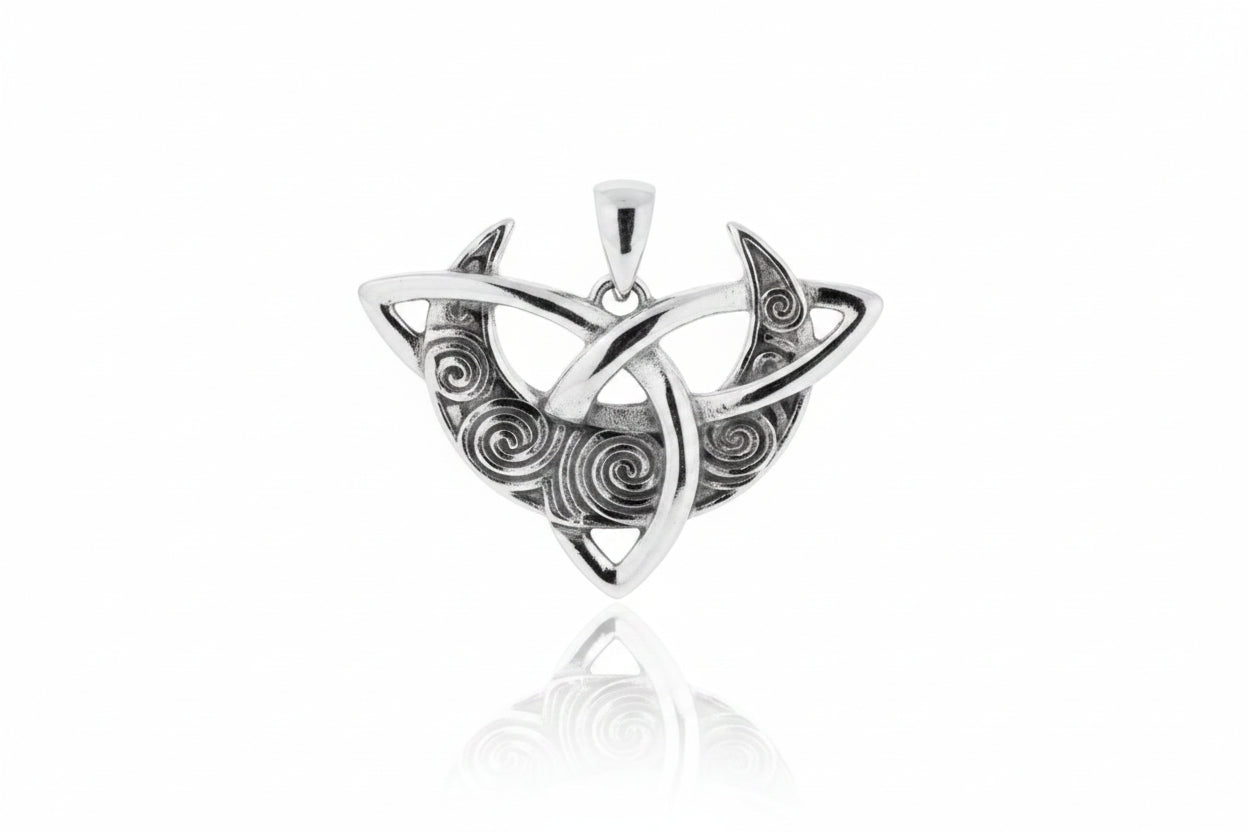 Sterling Silver Plain Celtic Crescent Moon Pendant PP020010341, 25 x 27 mm, Celtic crescent moon pendant design.