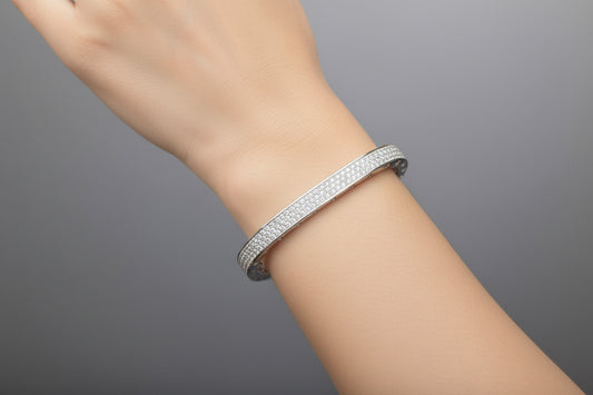 Silver bangle with cubic zircon