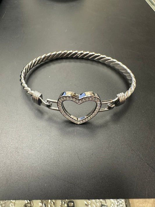 Sterling Silver Bangle Heart Shape CZ Stone BG002