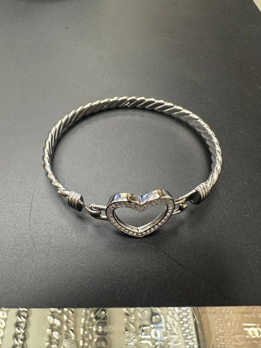 Sterling Silver Bangle Heart Shape CZ Stone BG009