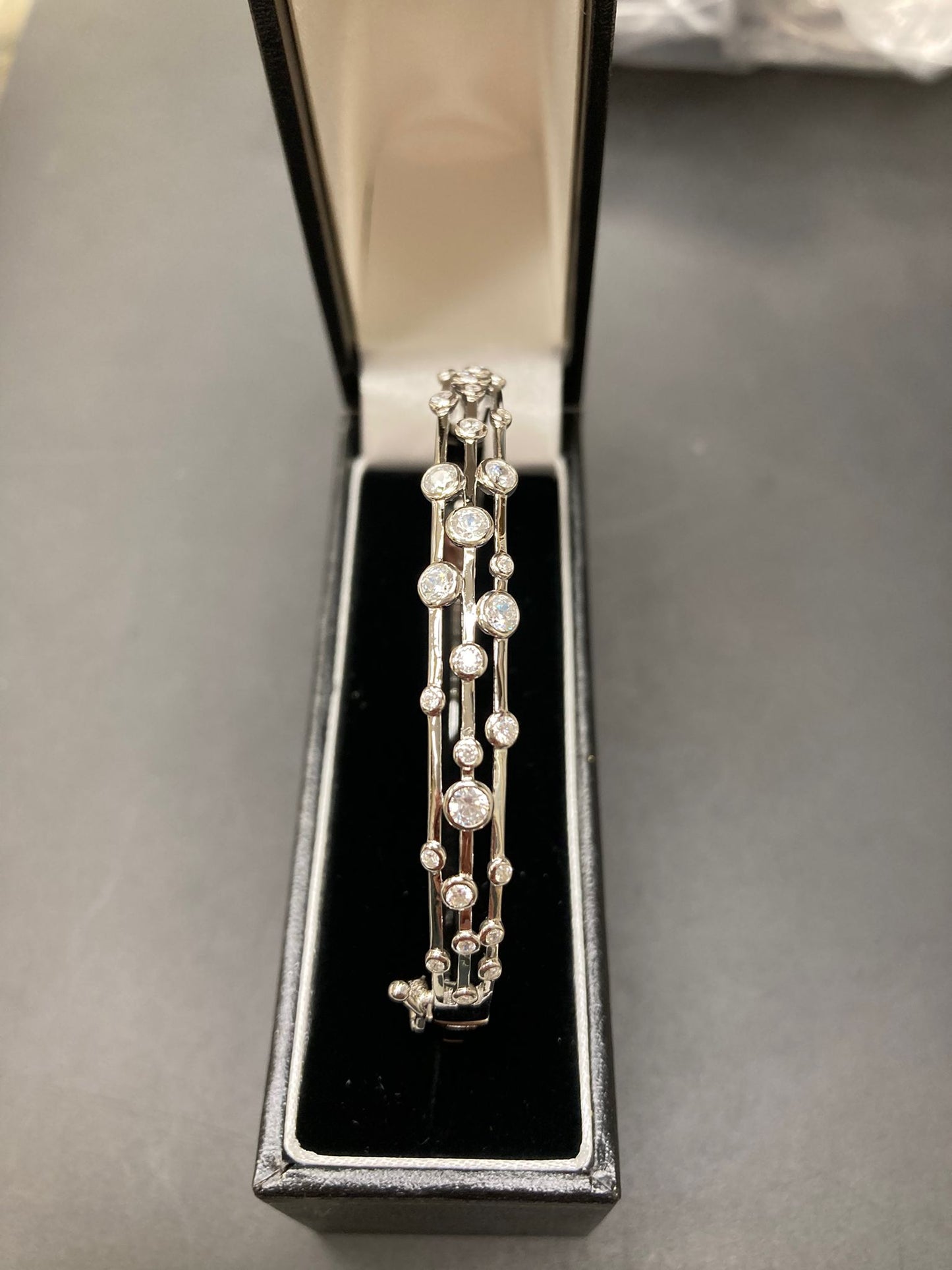Sterling Silver Bangle CZ Robover Stone BG0353101