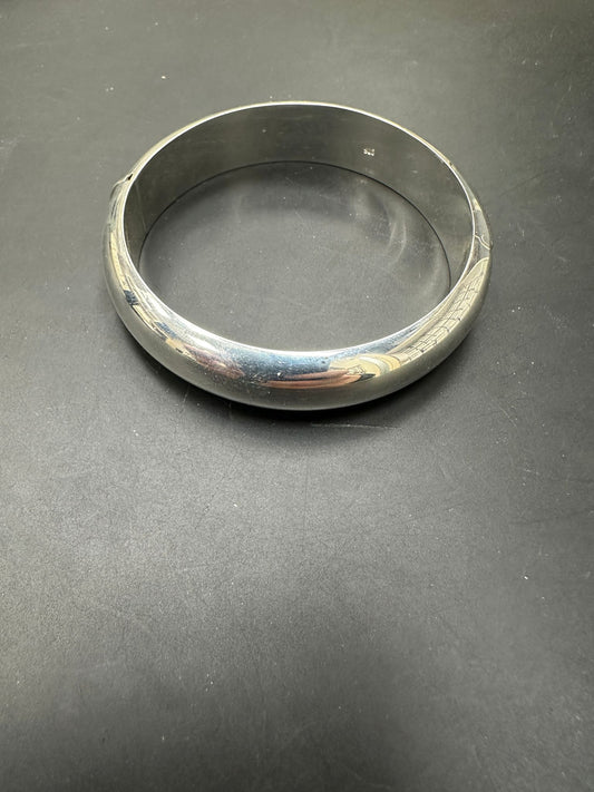 Sterling Silver Round Bangle D-Shape Hinged BGN502