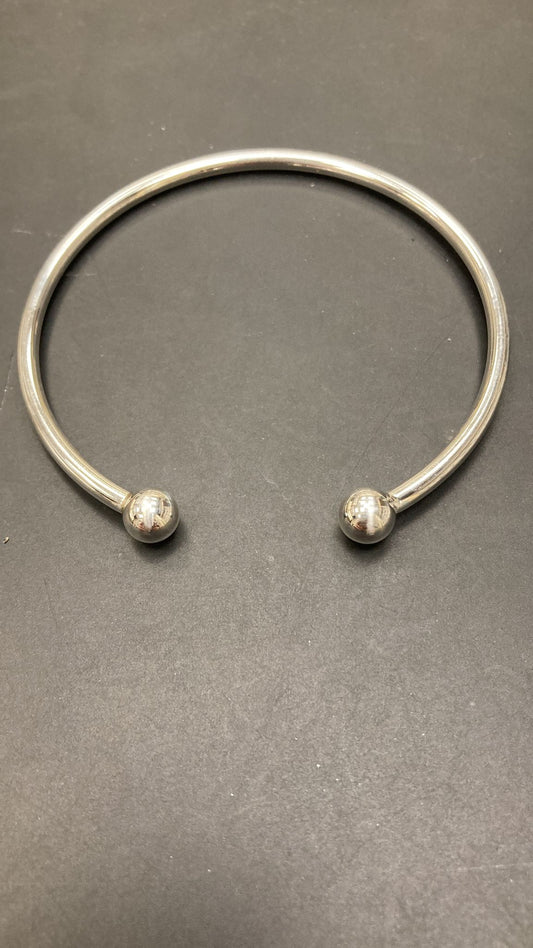 Sterling Silver Round Torque Bangle BP10191