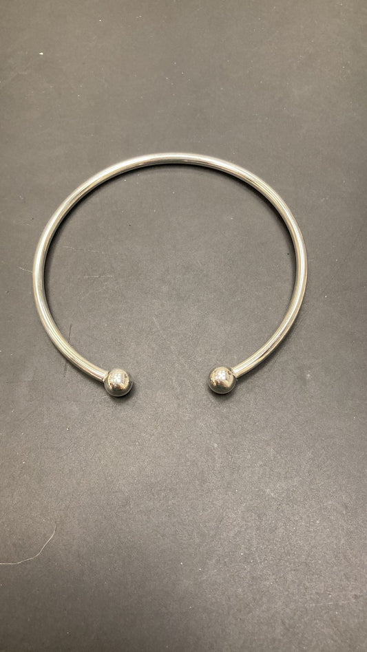 Sterling Silver Round Torque Bangle BP10193