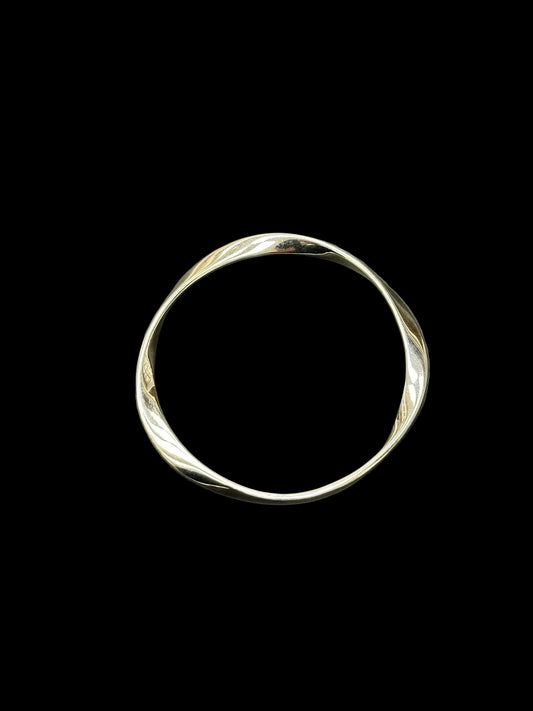 Sterling Silver Plain Twist Bangle BP10224