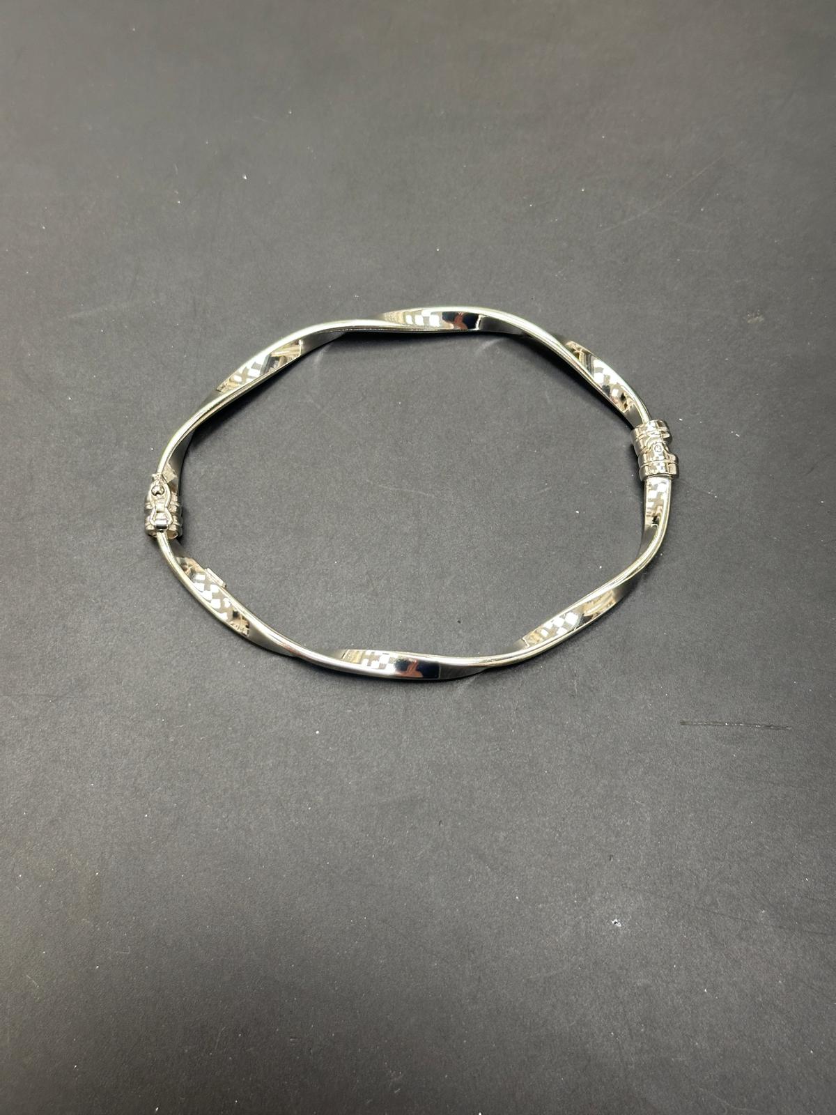Sterling Silver Twist Bangle BP10279