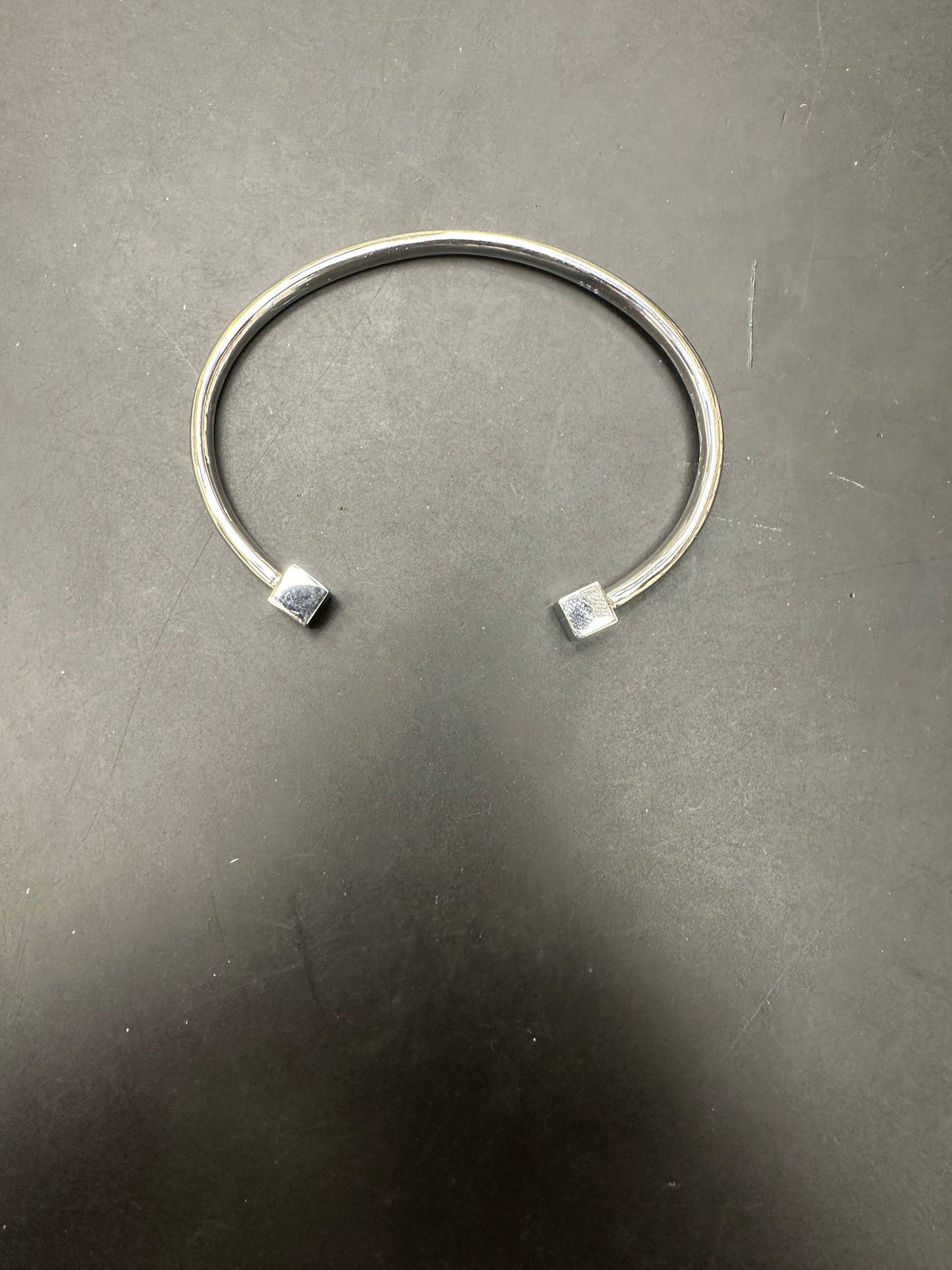 Sterling Silver Square Top Oval Torque Bangle BPL10100L