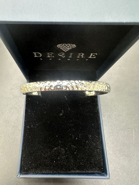 Sterlin Silver Hammered Bangle BPL10128
