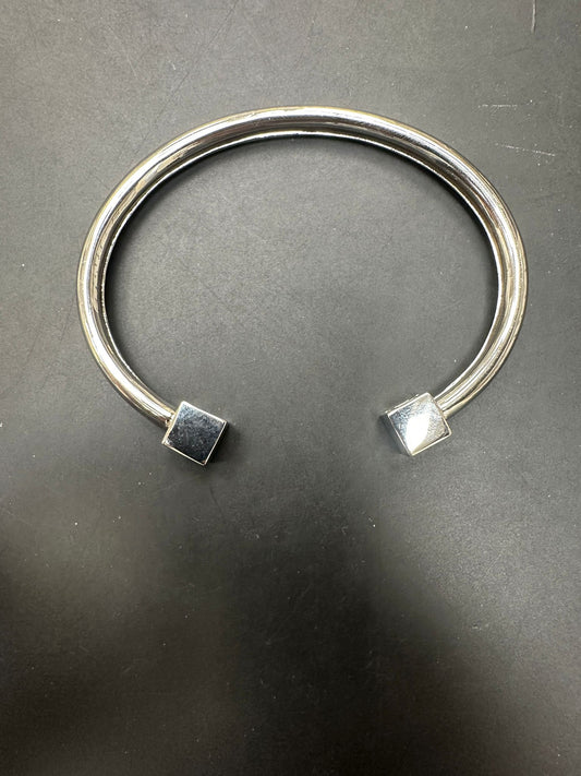 Sterling Silver Square Top Plain Oval Torque Bangle BPL10124