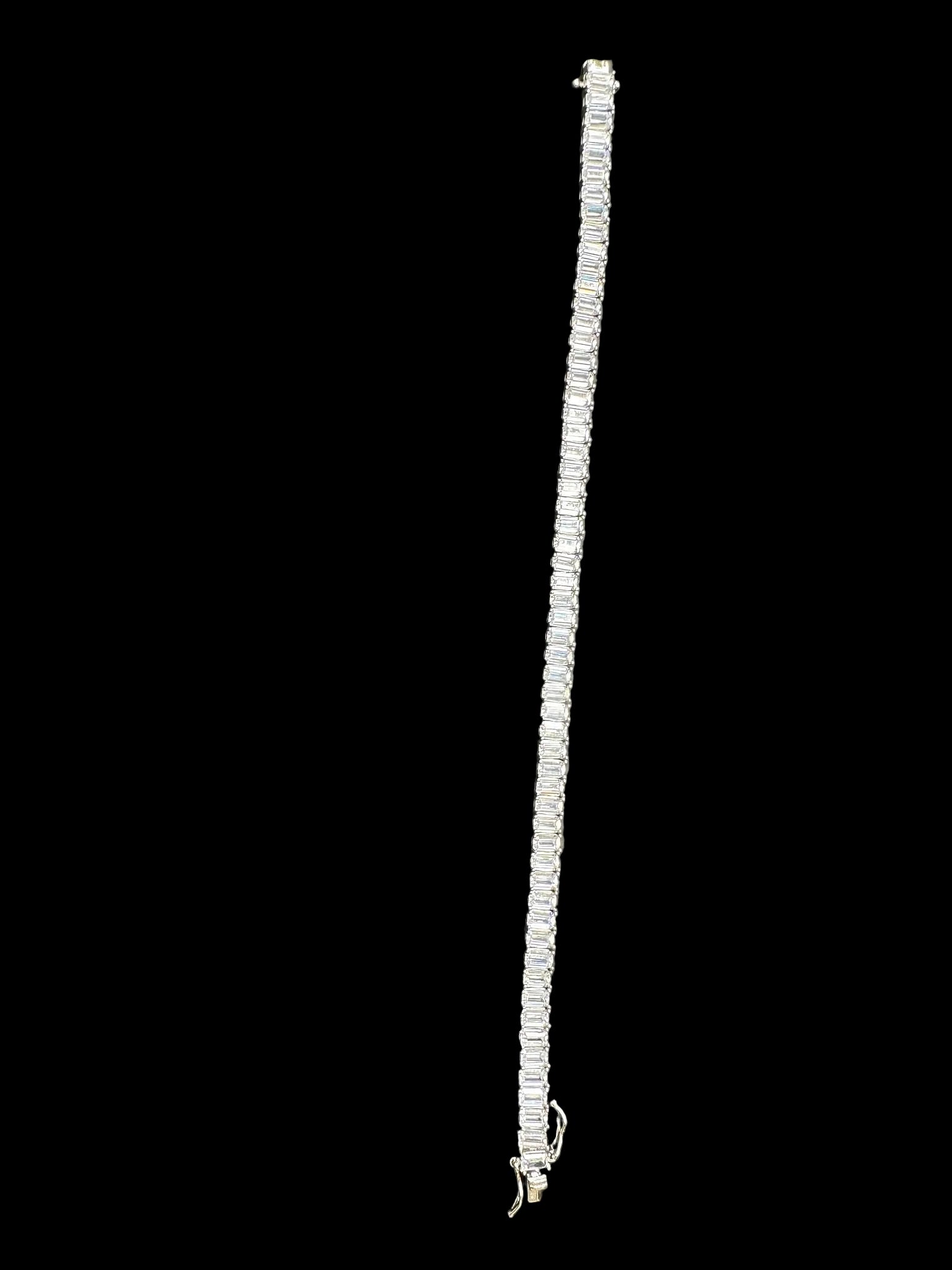 Sterling Silver Cz Emerald Row Tennis Bracelet BRCZ027, a stunning sterling silver cz emerald tennis bracelet.
