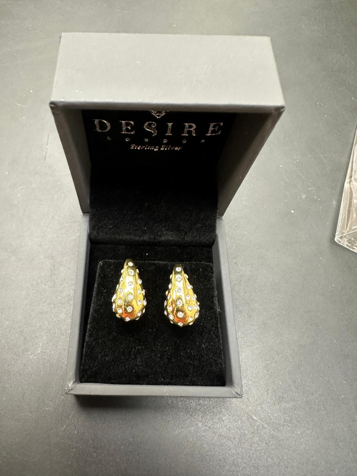 Sterling Silver Teardrop Earring CZ Stone ECZ100161
