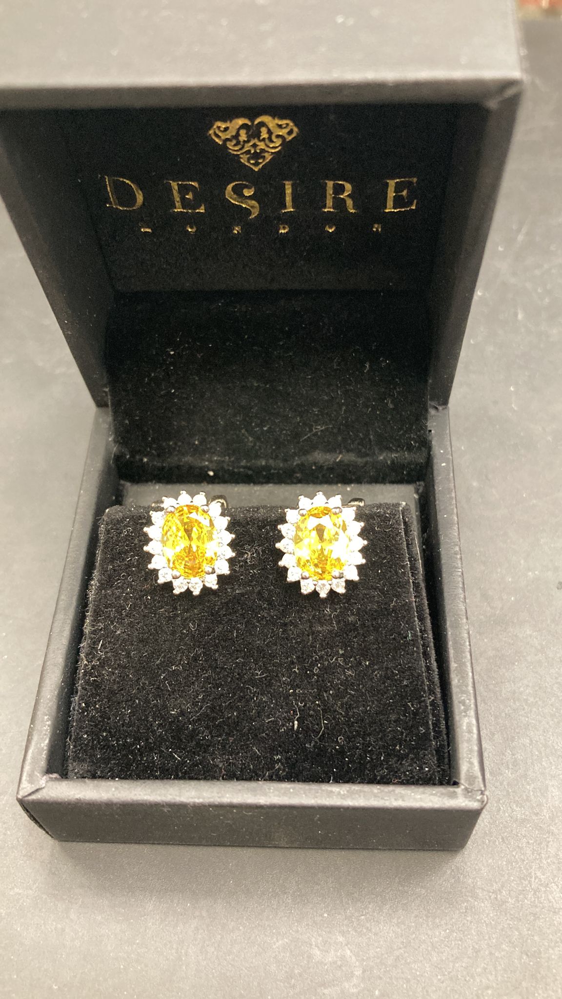 Sterling Silver Cz Oval Stud ECZ165