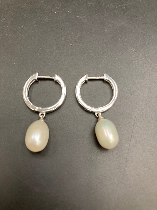 Sterling Silver Leverback Drop Pearl Earring ECZ7811 - sterling silver drop pearl earrings.