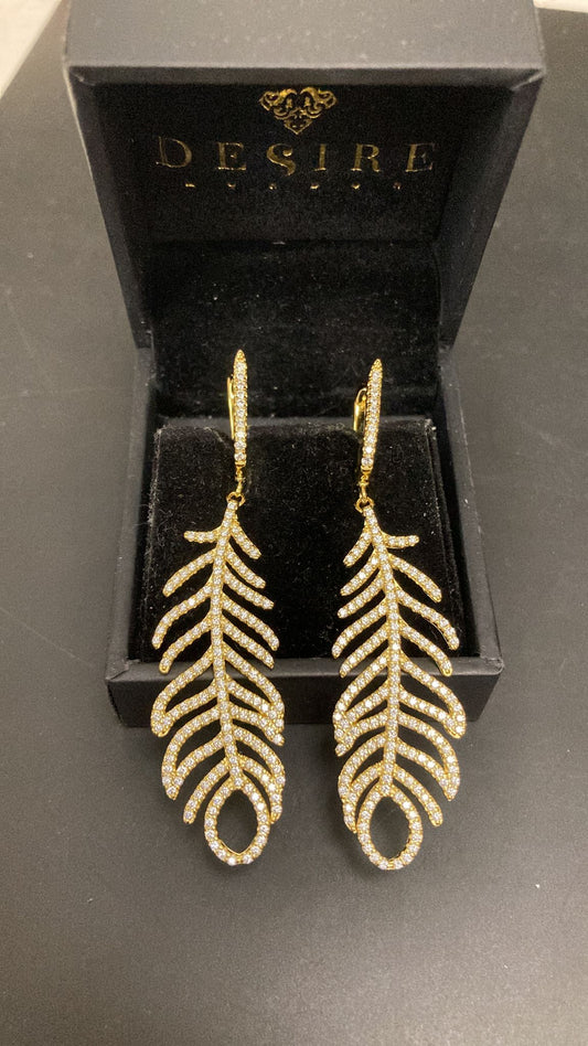 Sterling Silver Feather Dangle Earrings ECZ917 in a black box, showcasing intricate design of sterling silver feather earrings.
