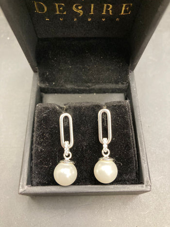 Earring image