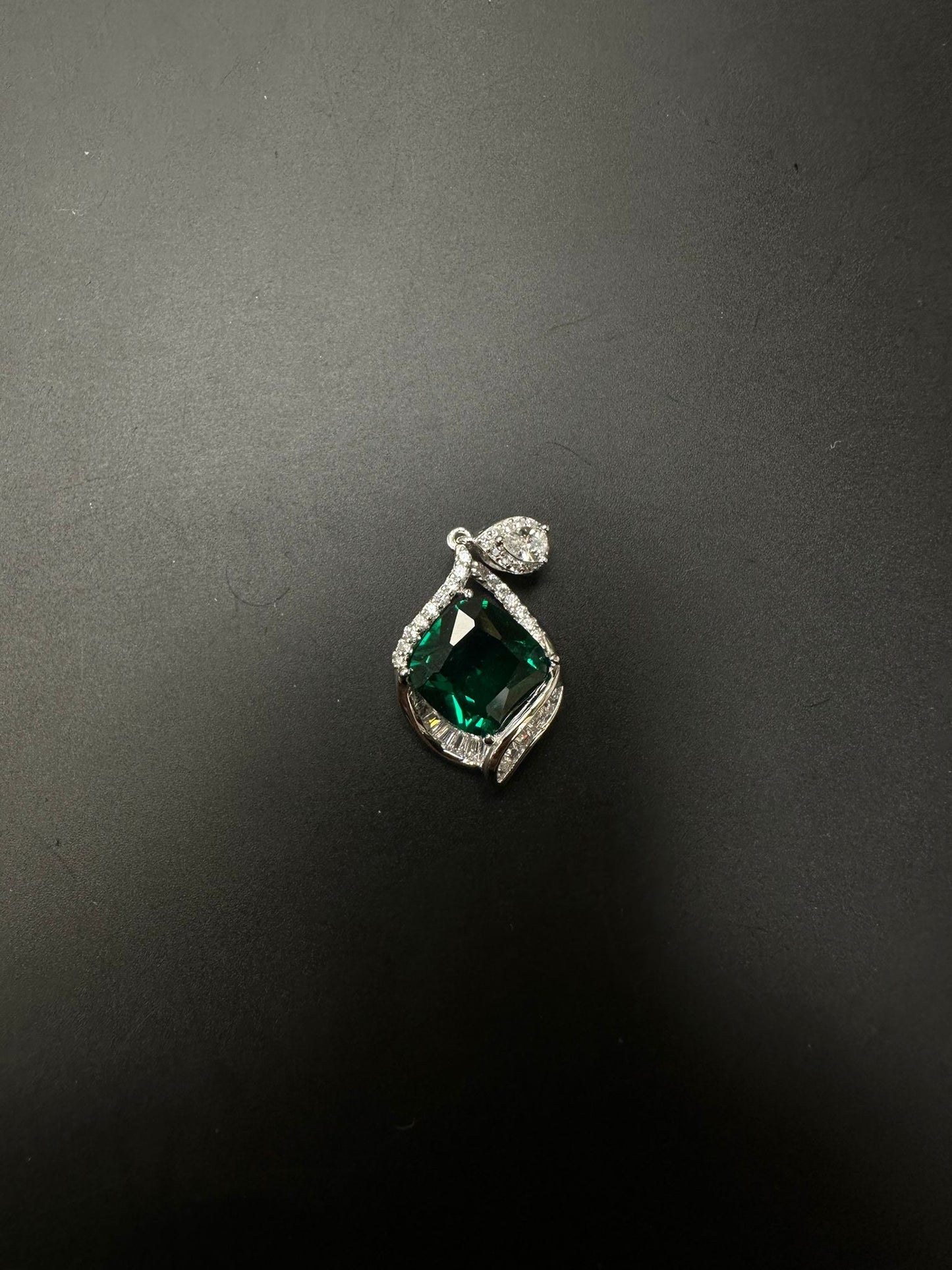 Sterling Silver Pendant Emerald Stone MPCZ10076EMR