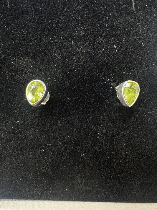 Sterling Silver Stud Earring Peridot Stone MPCZ3328
