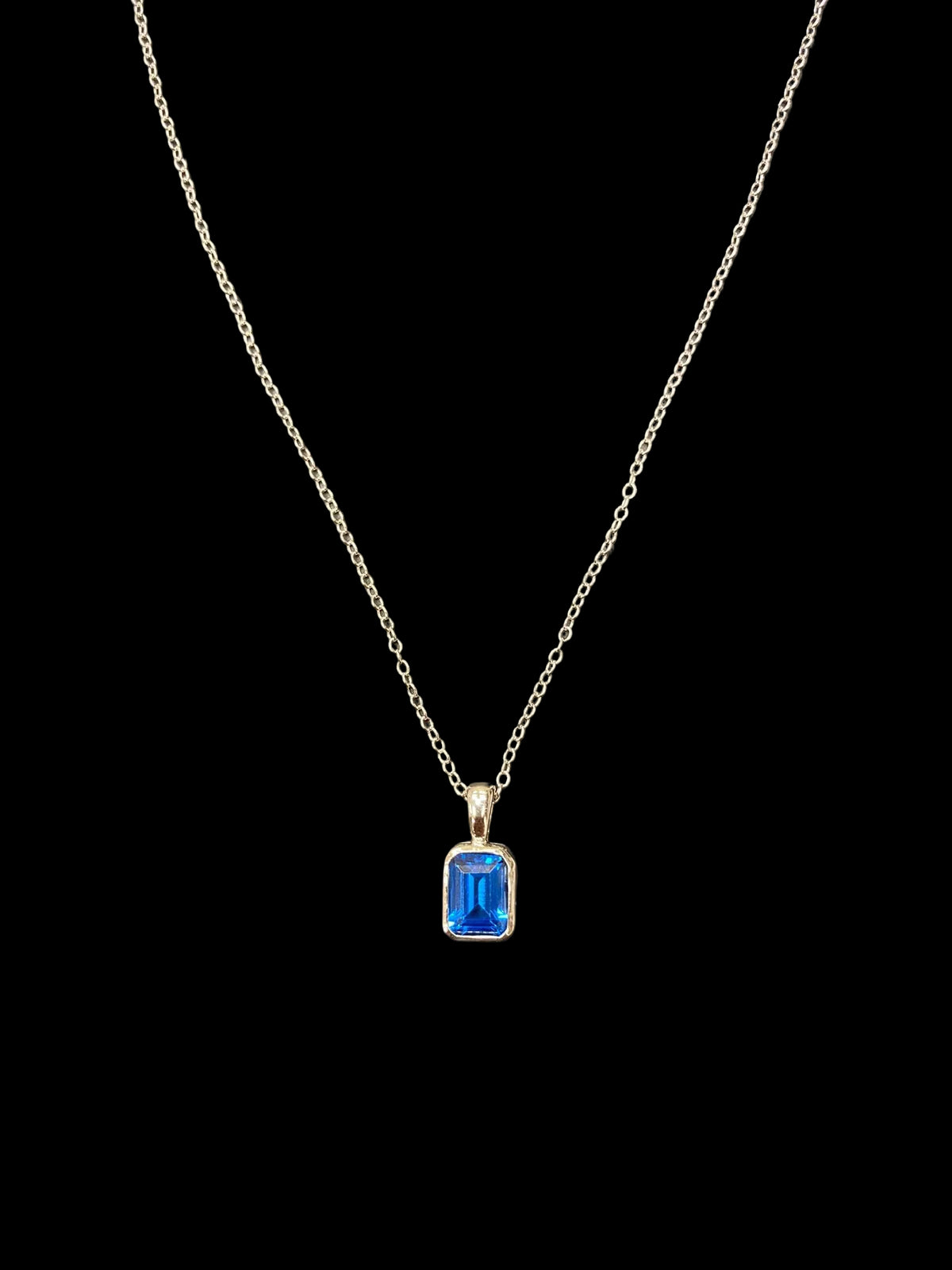 Sterling Silver Necklace CZ Stone – detail view