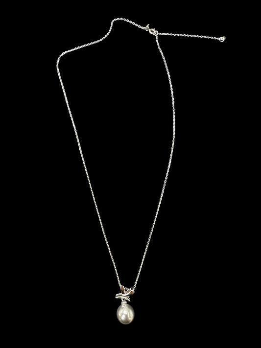 Sterling silver pearl necklace NP154 featuring a 10MM pearl pendant on a sleek chain.