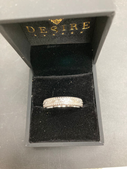 Sterling Silver Hand Engraving Milgrain Ring RP003 displayed in a jewelry box. Hand engraved milgrain sterling silver ring.
