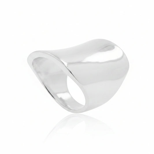 Plain sterling silver ring with a smooth and polished surface, measuring 21x20 mm.
